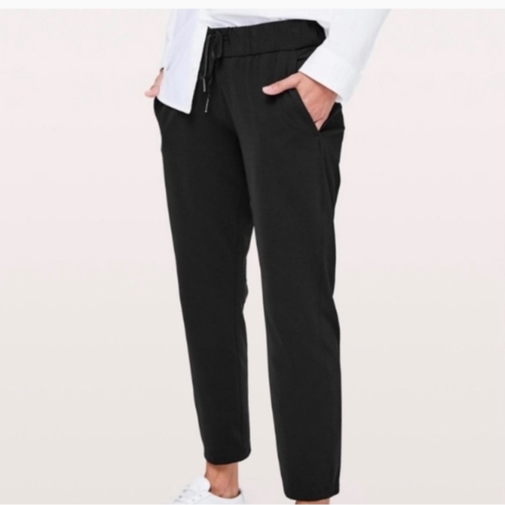Lululemon on the fly pant woven black size 10